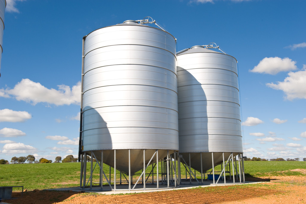 Bird's 2750 bushel grain silos on the farm of Richard Guinness.